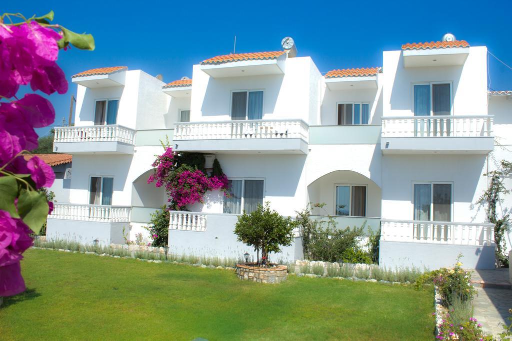 Gardenia Hotel Perissa  Bagian luar foto
