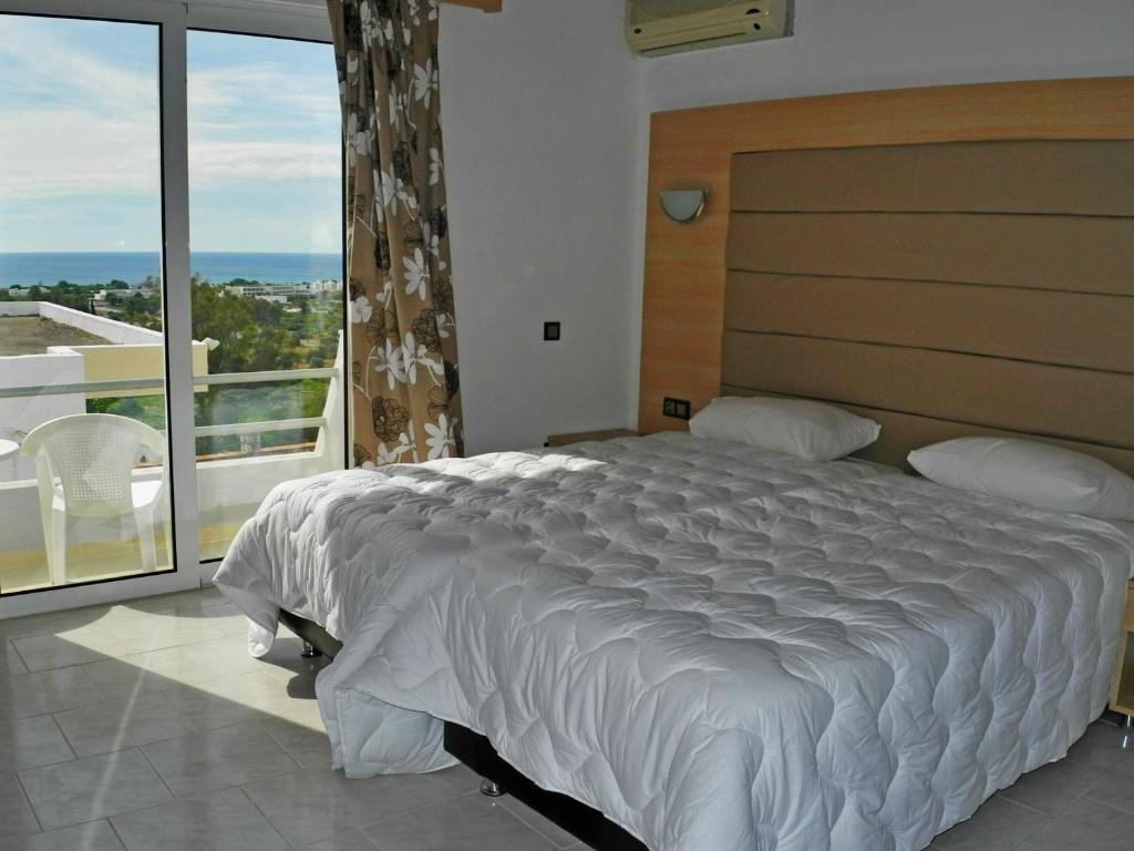 Gardenia Hotel Perissa  Bagian luar foto