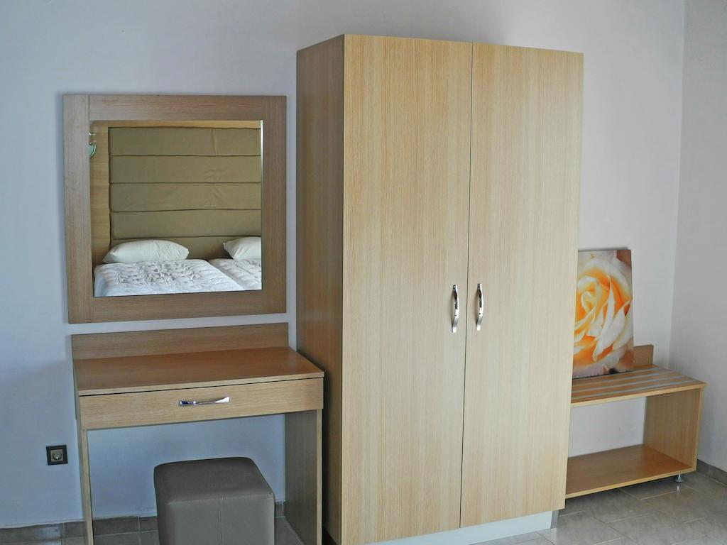 Gardenia Hotel Perissa  Ruang foto